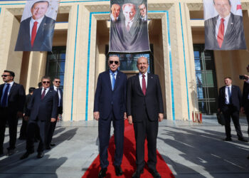 Tepkilere rağmen bir Saray da Kıbrıs'ta açtı