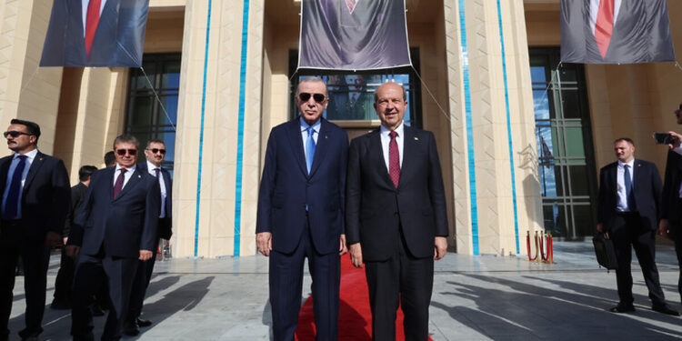 Tepkilere rağmen bir Saray da Kıbrıs'ta açtı