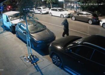 Tetikçi tutup boşanma aşamasında olduğu kadının kuyumcu dükkanını kurşunlattı