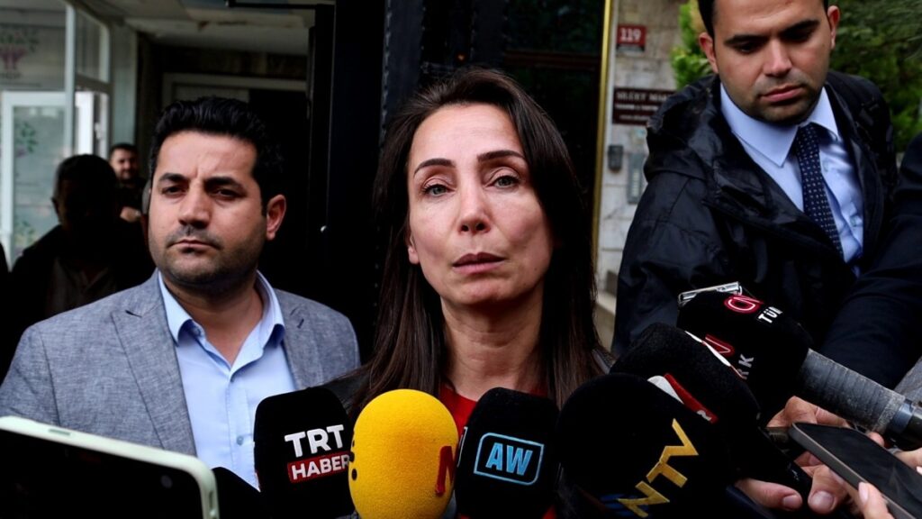 Tülay Hatimoğulları: Demokratik Cumhuriyetin yolu açılmıştır