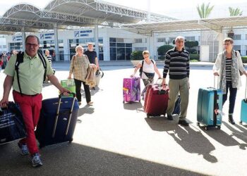 Turist sayısı pandemiden bu yana ilk kez düştü, Türkiye onlara da pahalı geliyor