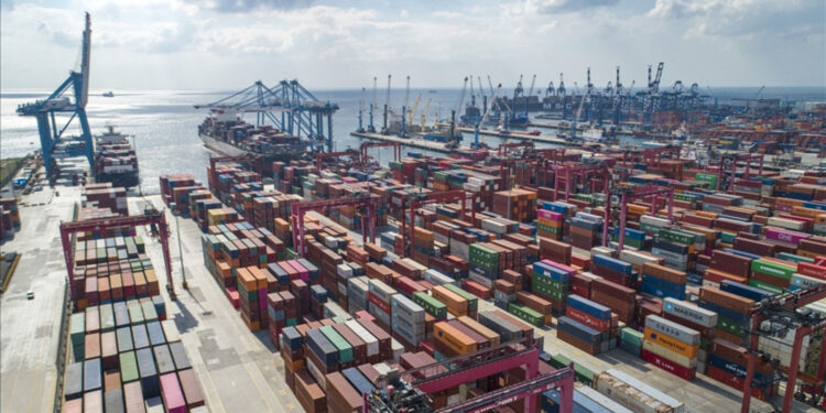 Türkiye'de 45 ilin ihracatı yılın ilk 4 ayında arttı