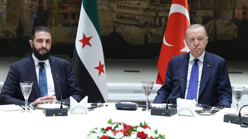 Türkiye'ye gelen Şara, Tank Palet Fabrikası'nı gezdi