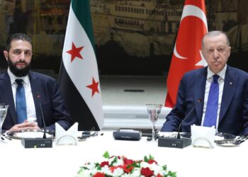 Türkiye'ye gelen Şara, Tank Palet Fabrikası'nı gezdi