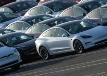 Türkler 2 dakikada tüm stokları tüketti, Tesla’dan zorunlu açıklama geldi