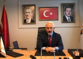 Üsküdar Belediyesi'nin AKP'li Meclis üyesi istifa etti