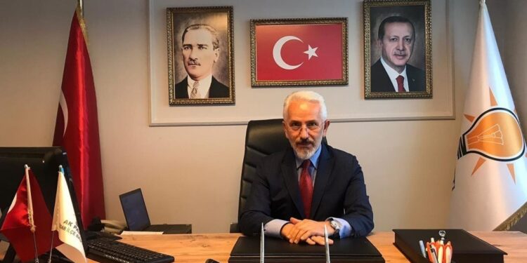 Üsküdar Belediyesi'nin AKP'li Meclis üyesi istifa etti