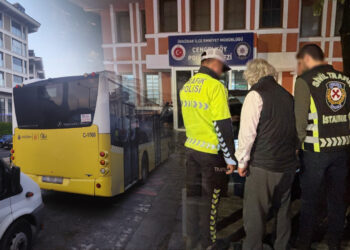 Üsküdar'da yola yağ dökerek ilerleyen otobüs şoförüne 9 bin 267 lira para cezası!