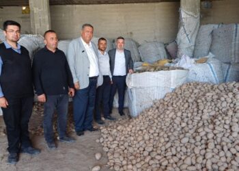 'Vatandaş 40 Liraya Alıyor, Üretici 1 Liraya Satamıyor'