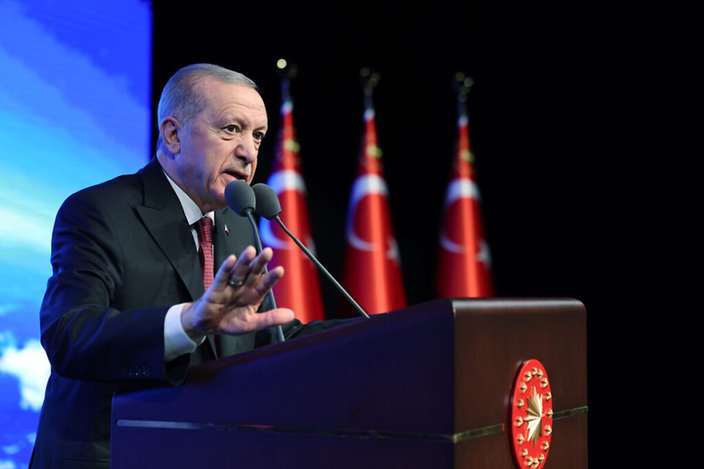 Vekiller Erdoğan'ın yüzüne söyledi