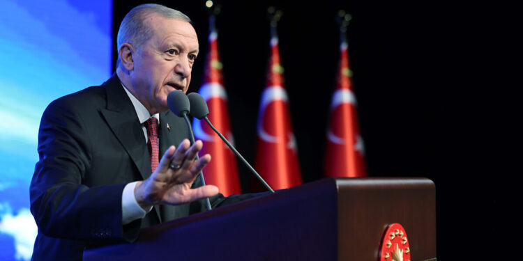 Vekiller Erdoğan'ın yüzüne söyledi