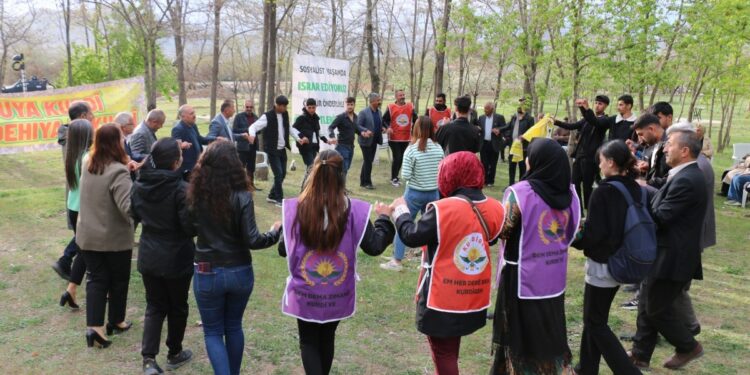 Wan’da Kürt Dili Bayramı şöleni