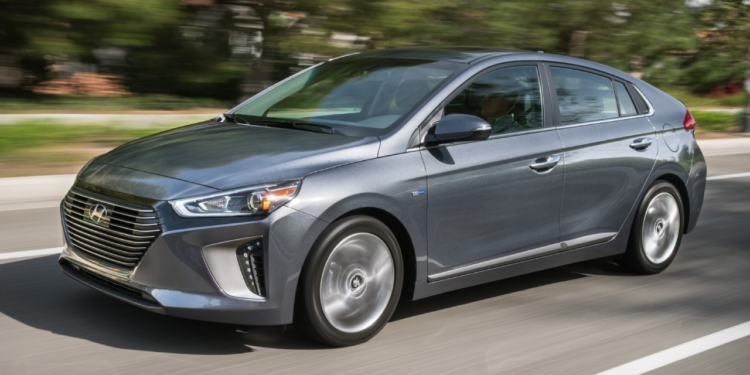 Yakıt Cimrisi Hibrit Modeller Listelendi: Duyanlar Bayilere Akın Etti