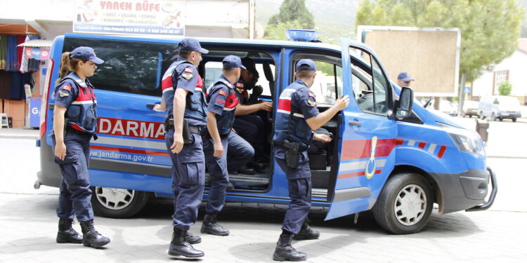 Yardım yapmakla suçlanıyorlar: 27 ilde 101 kişiye gözaltı