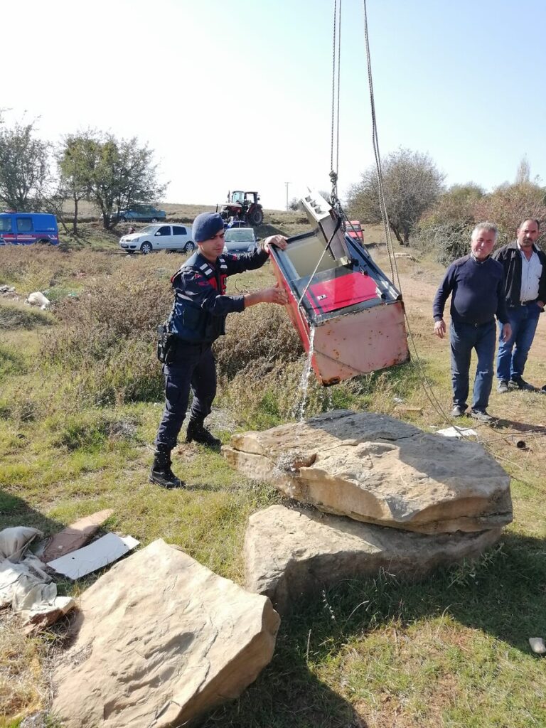Yaşlı adamın 2 milyonu çalındı, hırsızlar tanıdık çıktı