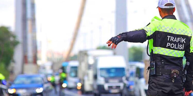 Yeni Karayolları Kanunu Meclis’ten Geçti! Trafikte Ceza Yağmuru Başladı