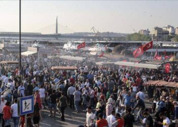 Yorgun ve borçlu; Türkiye’de yaşam memnuniyeti yüzde 33’e geriledi