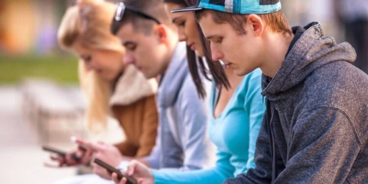 Z Kuşağı Bu Yöntemle Kolay Para Kazanmanın Yolunu Buldu! Yattığı Yerden Para Alıyor