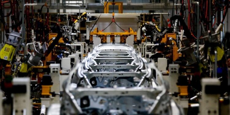 Otomotiv sektöründe 2025’in ilk dört ayında üretim düştü