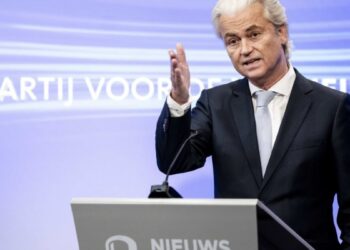 Hollanda’da mülteci krizi koalisyonu çökertti