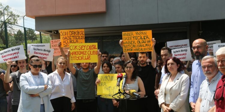 Eylemdeki KRT çalışanlarına dayanışma ziyareti