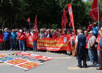 Emekliler bayram öncesi taleplerini sıraladı
