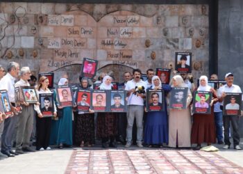 Kayıp yakınları: Kemiklerimizi versinler bir mezarımız olsun