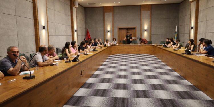 Demokratik Toplumda Emek Çalıştayı: İzleyen değil inşa eden olalım