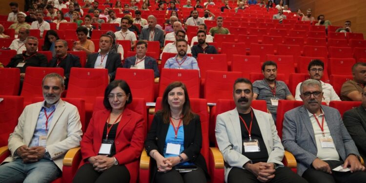 ‘Bağımlılıkla mücadele’ çalıştayı: Güçlü bir mücadele hattı oluşturmalıyız