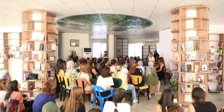 Amed’de ‘Mezopotamya’da kadın direniş gelenekleri’ paneli