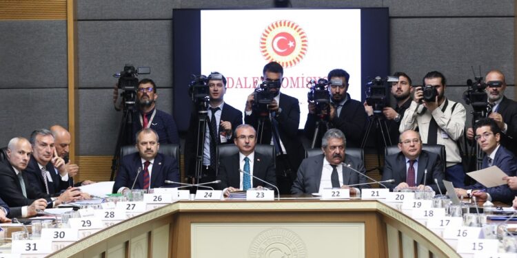 AKP ‘ağırlaştırılmış müebbet’in kapsam dışı bırakılmasını savunamadı