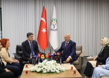 AKP’den DEM Parti’ye ziyaret: Kardeşlik hukuku birlikte tesis edilecek