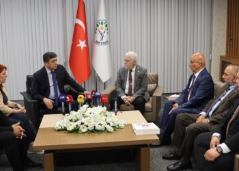 Siyasi partiler arası gün boyu bayram ziyareti