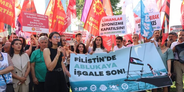 ABD Büyükelçiliği önünde Filistin protestosu