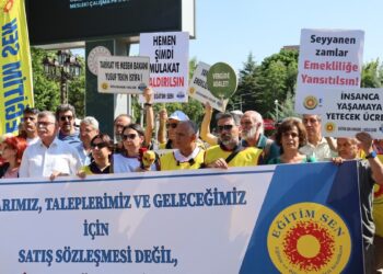 Eğitimciler, ekonomik ve özlük haklarının düzeltilmesini istedi  YENİLENDİ