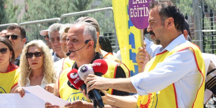 Eğitim Sen Bakan Tekin’in yıl sonu karnesini açıkladı