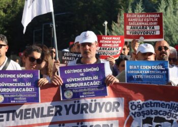 Özel sektör öğretmenlerinden çağrı: Meclis çözüm bulmak zorunda