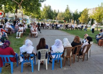 Uyuşturucuya karşı nöbetteler: Gelin gençlerimizi kurtaralım