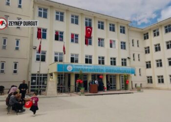 3 öğrenciye cinsel tacizde bulundu: Başka suçtan tutuklandı