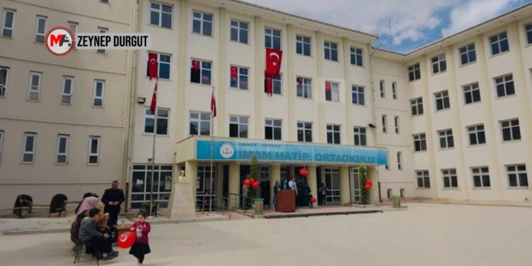 3 öğrenciye cinsel tacizde bulundu: Başka suçtan tutuklandı