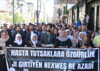 ÖHD ve TUAY-DER: Tecrit barışın önünde engeldir