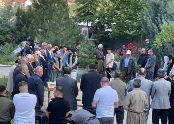 Birçok kentte mezarlık ziyaretleri