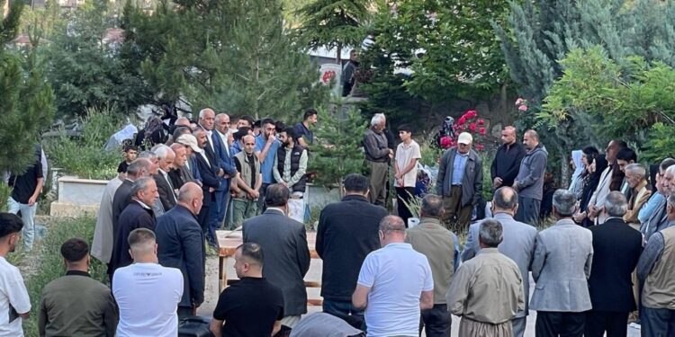 Birçok kentte mezarlık ziyaretleri