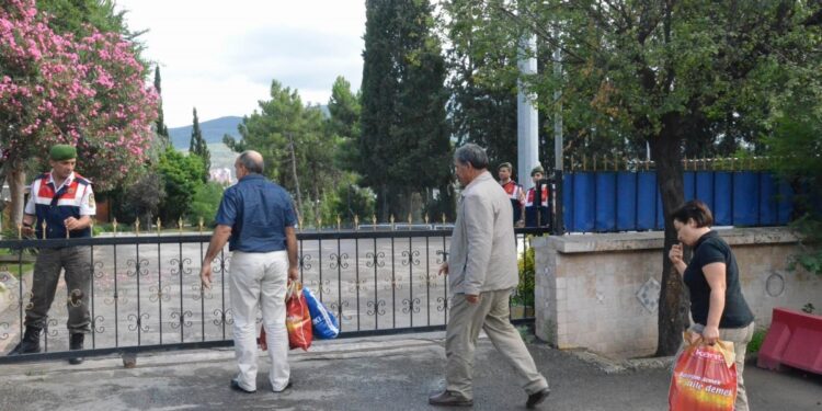 Aileler İmralı’da bayram görüşü gerçekleştirdi