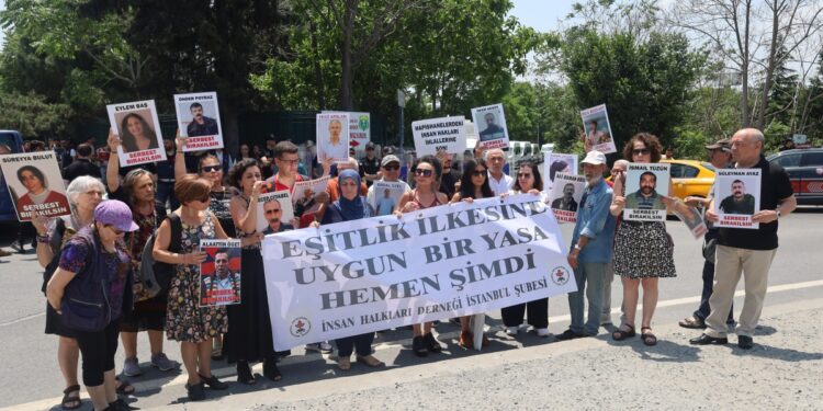 Bakırköy Cezaevi önünden seslendiler: Hasta tutsaklar acil serbest bırakılsın