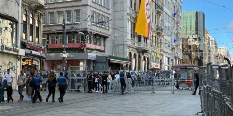 Gezi yıldönümünde Taksim ablukaya alındı