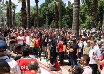 İşçilerin grevi 4’üncü gününde: Pes etmeyeceğiz