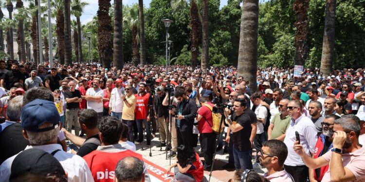 İzmir’de grev 7’nci gününde: İstişare süreci devam ediyor