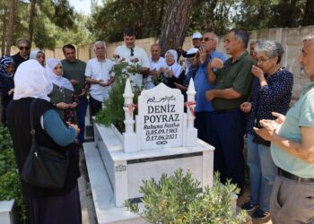 Birçok kentte mezarlık ziyareti: Mücadelelerini sürdüreceğiz