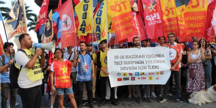 İzmir’de yürüyüş: Hak almanın yolu topyekun direniştir